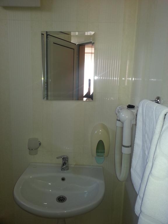 Family Hotel Yola TsTschepelare Zimmer foto