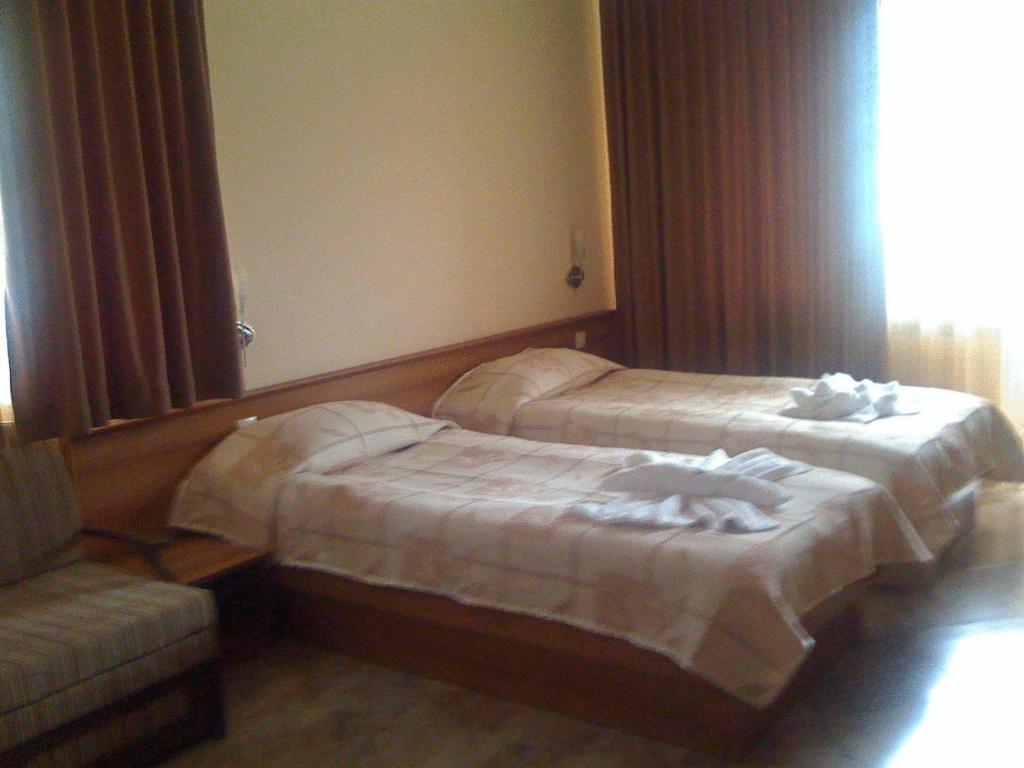 Family Hotel Yola TsTschepelare Exterior foto